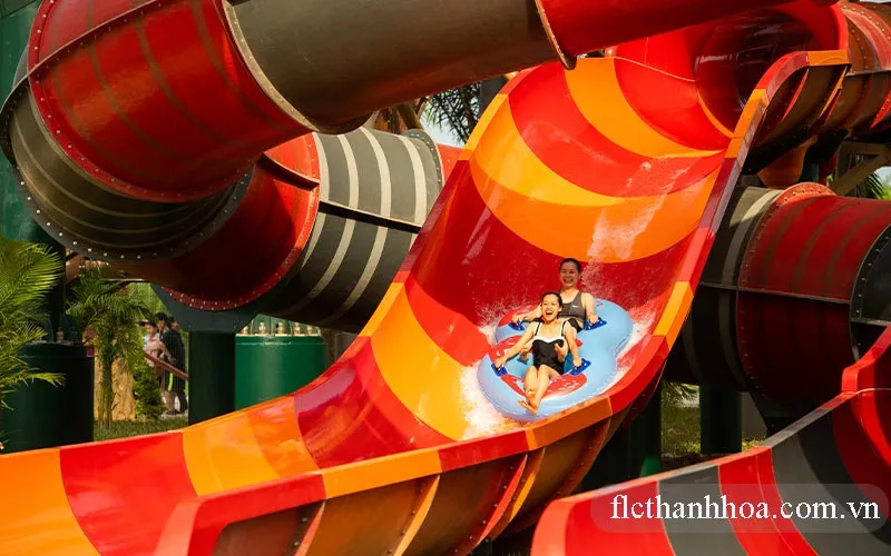 trò chơi mạo hiểm công viên nước